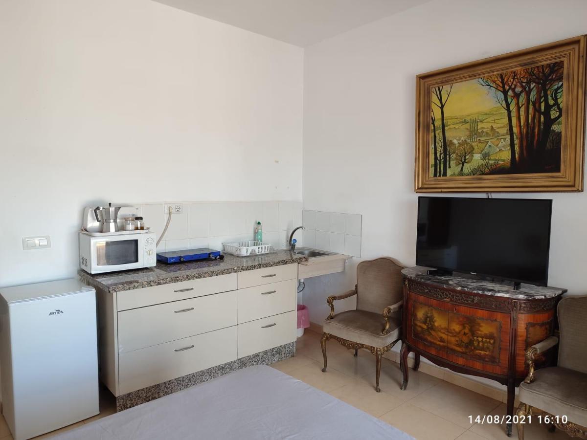 Bluemar Guest House Алмерия Стая снимка
